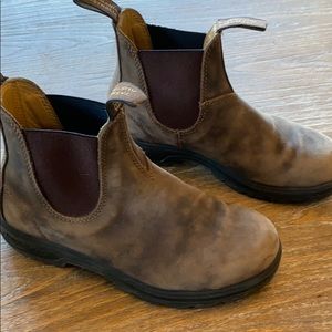 Blundstone Chelsea Boot in Rustic Brown